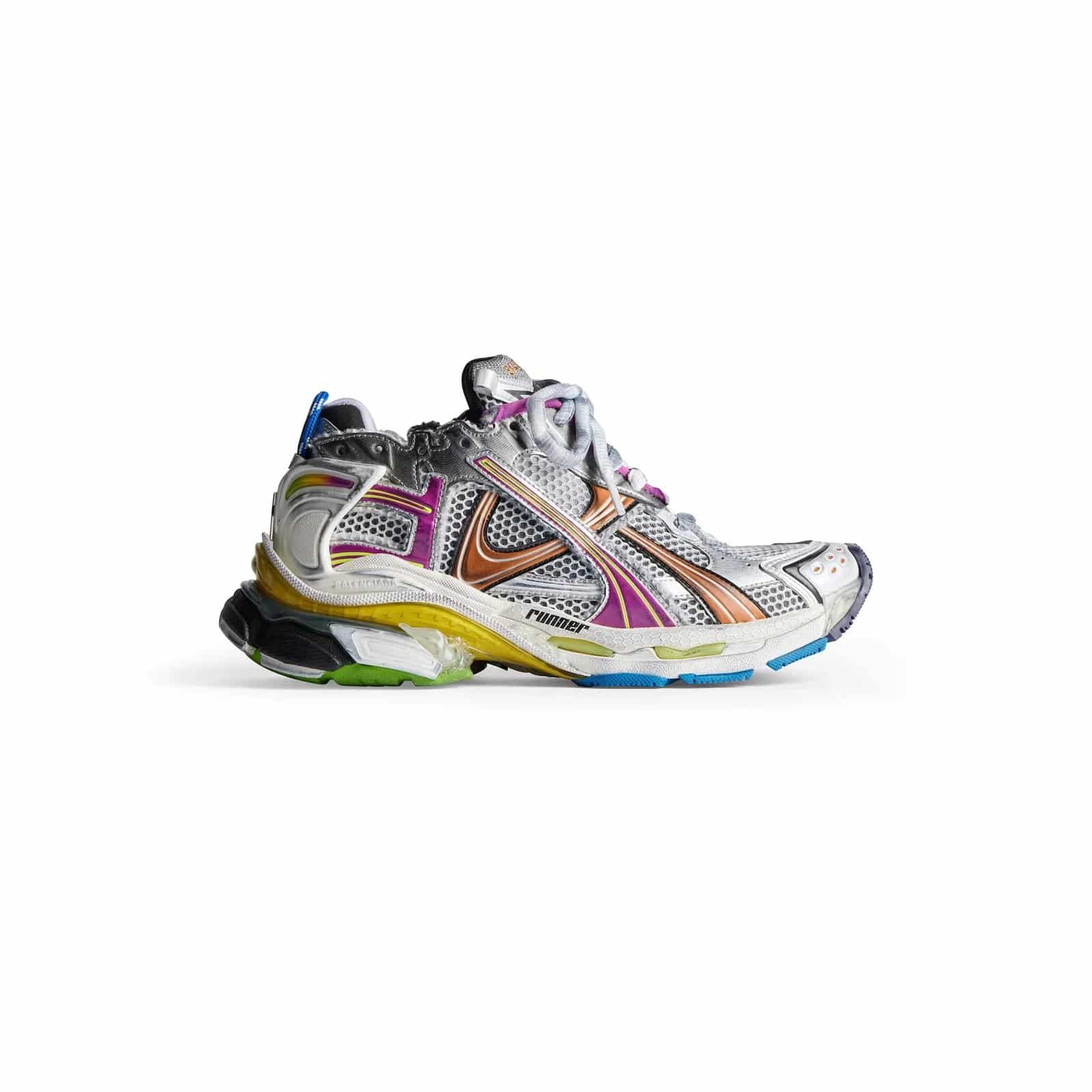 4-Large-772774W3RMU8123_F_83385425-9b98-4b69-a91b-d7ec99a9e6ca.jpg RUNNER - Image 1